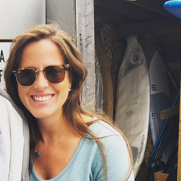 Meet your Posher, Whitney - Picture 1 of 1